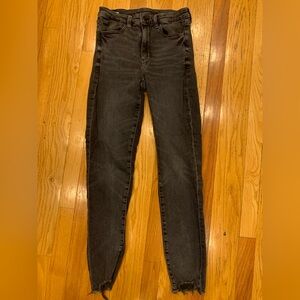 American Eagle women’s size 6 long  black jeans